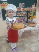 Слава миру на земле! Слава хлебу на столе! Слава миру на земле! Слава хлебу на столе!.