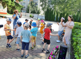 Квест ко Дню защиты детей "Собери клубнику" Квест ко Дню защиты детей "Собери клубнику".