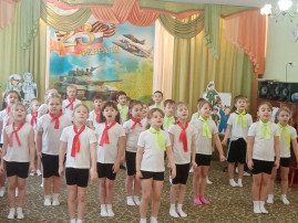 Про то, как Баба Яга внука в армию провожала Про то, как Баба Яга внука в армию провожала.